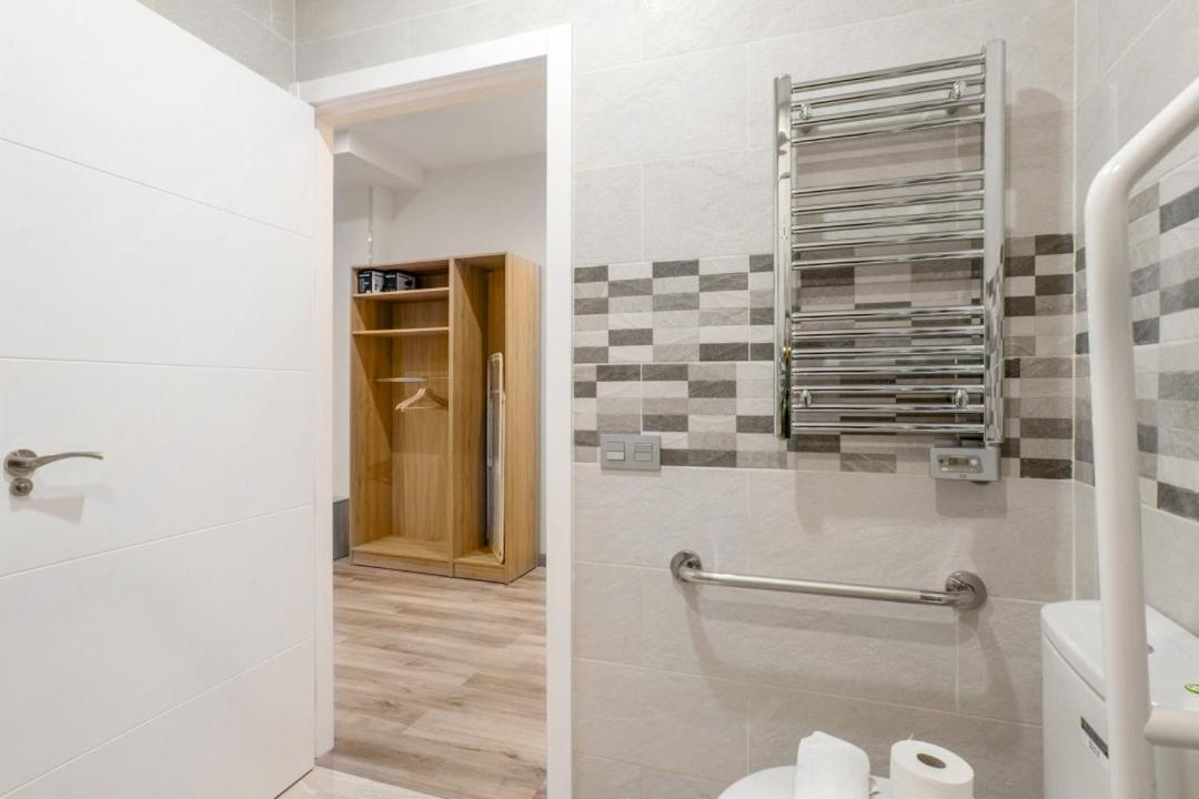 1 Bedroom 1 Bathroom Furnished - Justicia - Cozy - Mintystay Madrid Exteriör bild